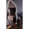 Велике настінне фігурне асиметричне дзеркало  з ЛЕД підсвіткою Верона