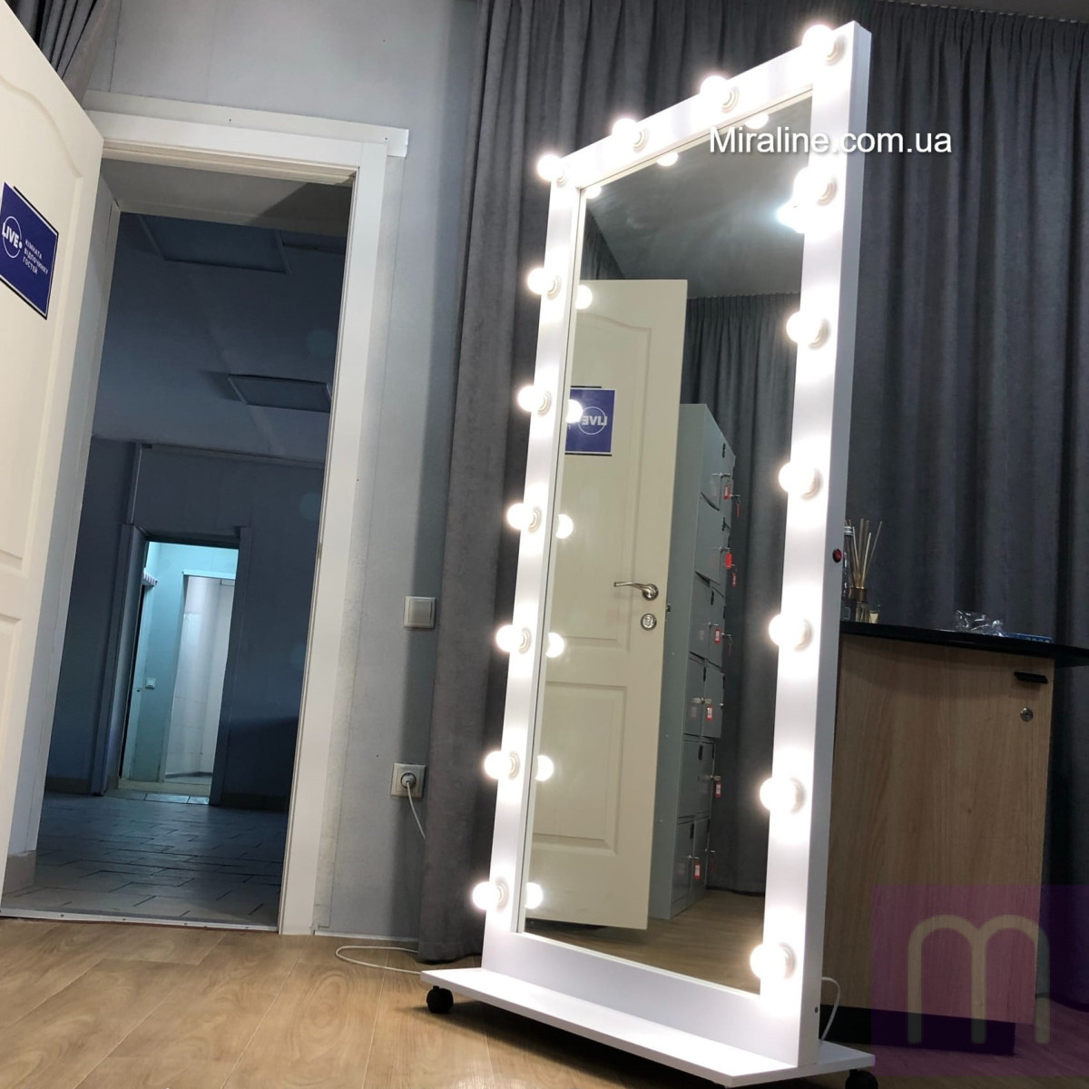 Зеркало вш 180х80 см с лампами в полный рост с колесиками Минаж White - image 8